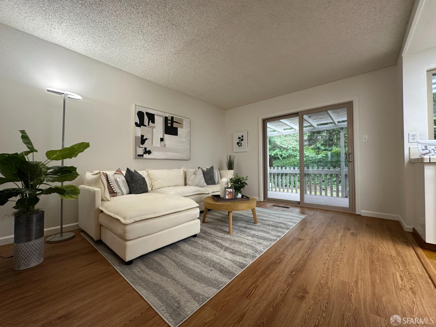 Detail Gallery Image 12 of 20 For 6 Havenridge Ct, San Mateo,  CA 94402 - 3 Beds | 2/1 Baths