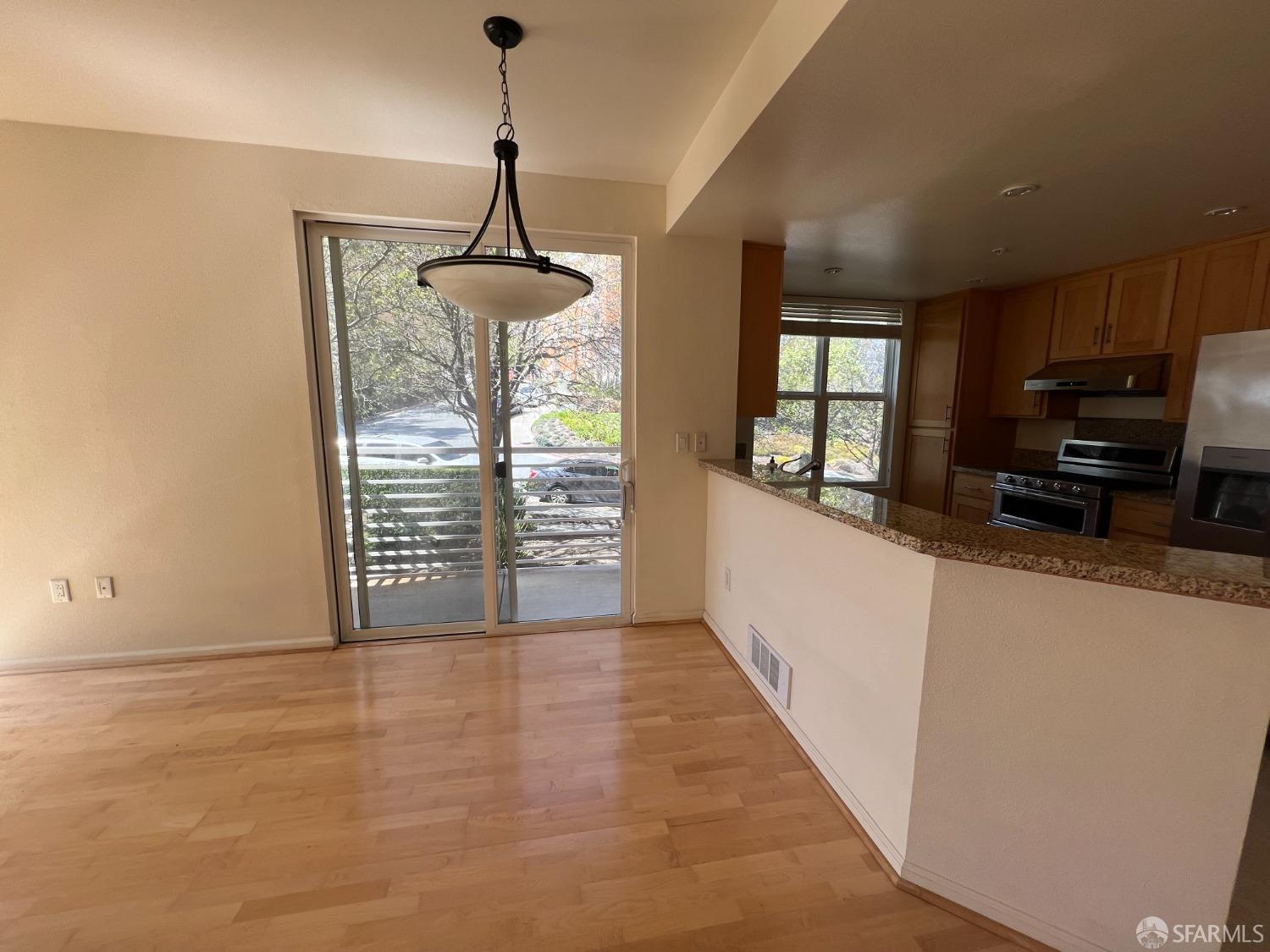 Detail Gallery Image 12 of 19 For 301 Crescent Ct #3214,  San Francisco,  CA 94134 - 2 Beds | 2 Baths