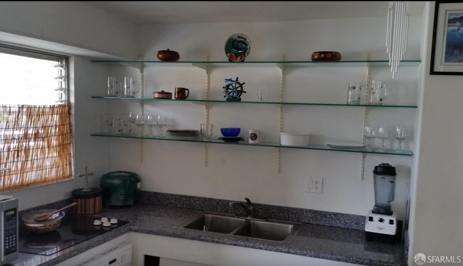 Detail Gallery Image 5 of 6 For 1909 Ala Wai Blvd, Other City,  CA 96815 - 2 Beds | 1 Baths