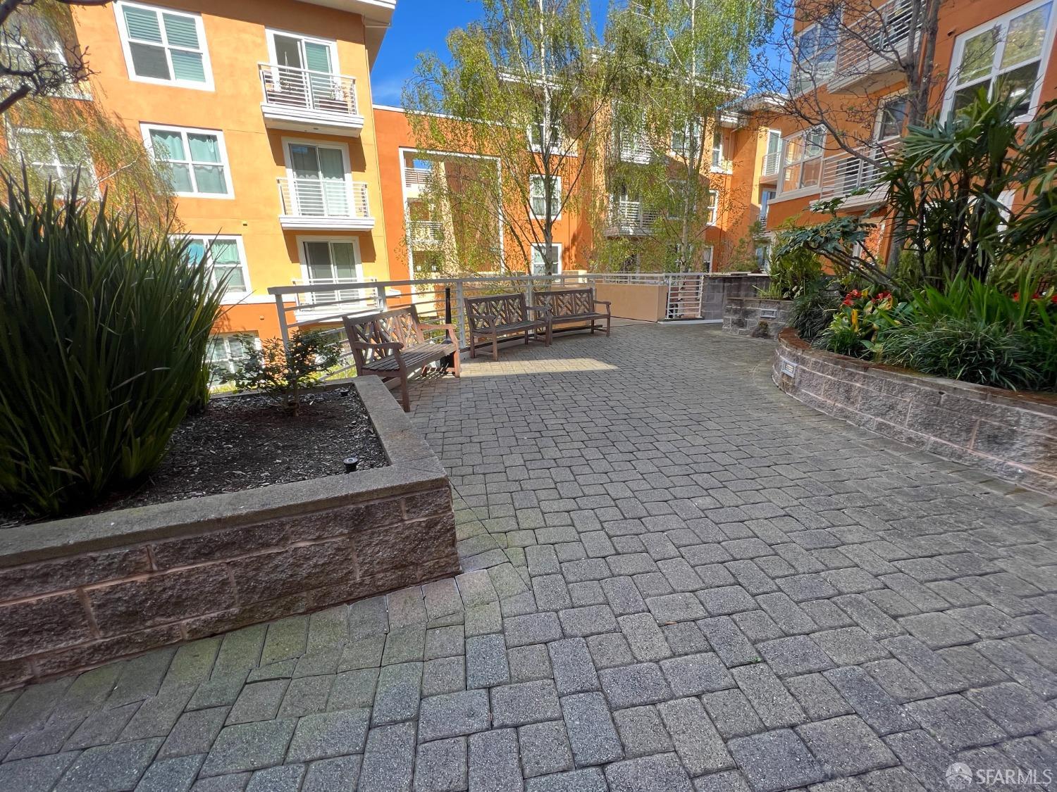 Detail Gallery Image 11 of 19 For 301 Crescent Ct #3214,  San Francisco,  CA 94134 - 2 Beds | 2 Baths
