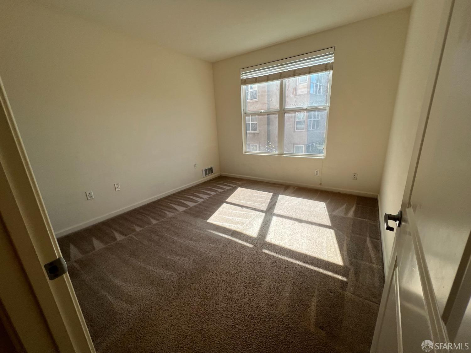 Detail Gallery Image 13 of 19 For 301 Crescent Ct #3214,  San Francisco,  CA 94134 - 2 Beds | 2 Baths