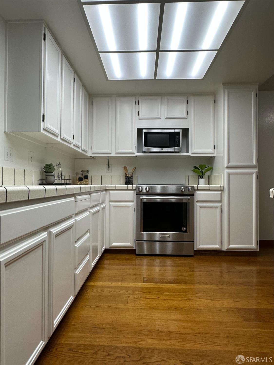 Detail Gallery Image 17 of 20 For 6 Havenridge Ct, San Mateo,  CA 94402 - 3 Beds | 2/1 Baths