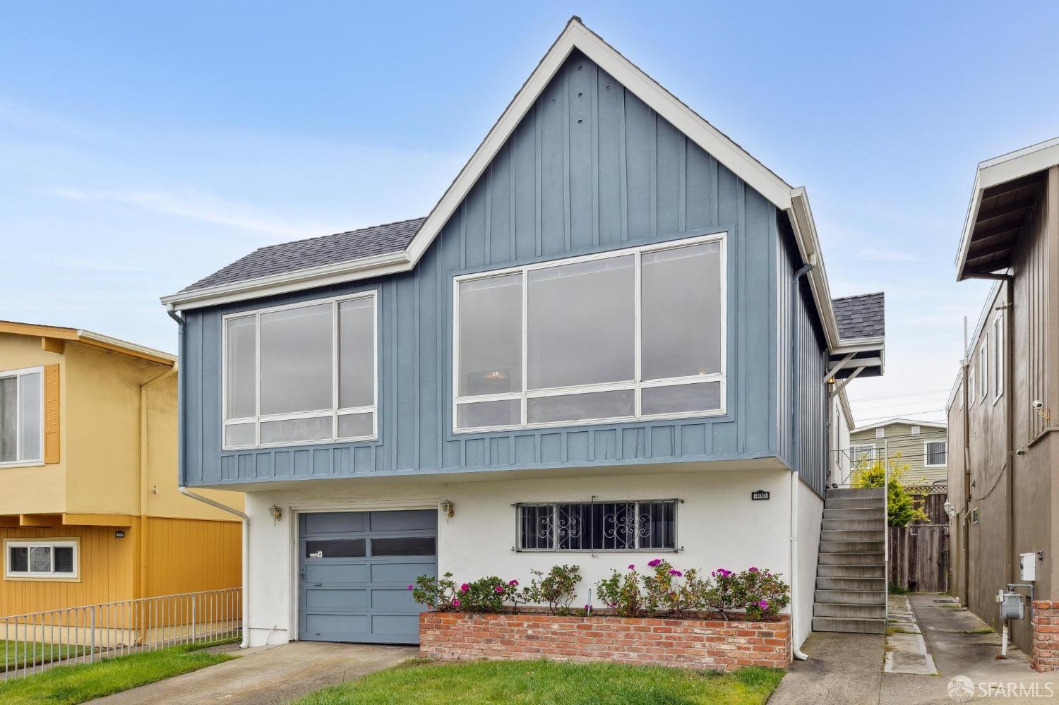 Detail Gallery Image 1 of 1 For 400 Saint Francis Blvd, Daly City,  CA 94015 - 3 Beds | 2 Baths