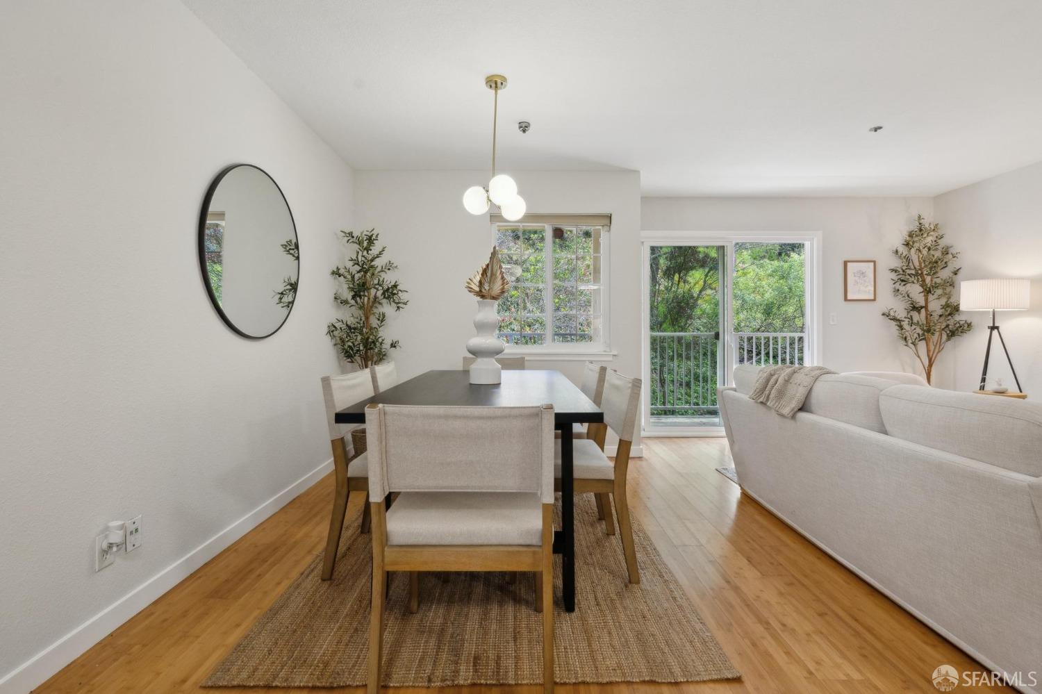 Photo #19: 425018323 Listing: Photo #19