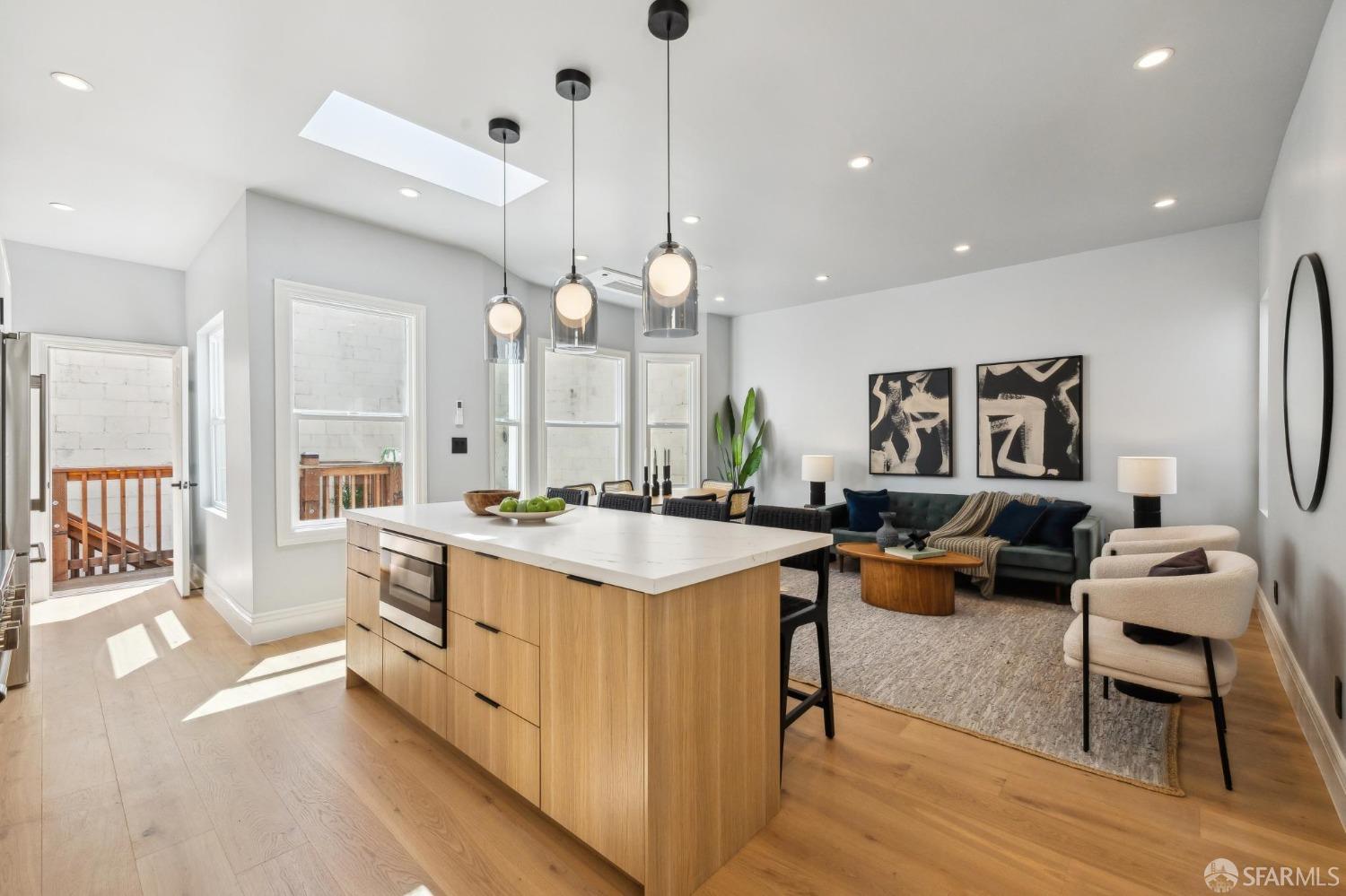Photo #3: 425032139 Listing 