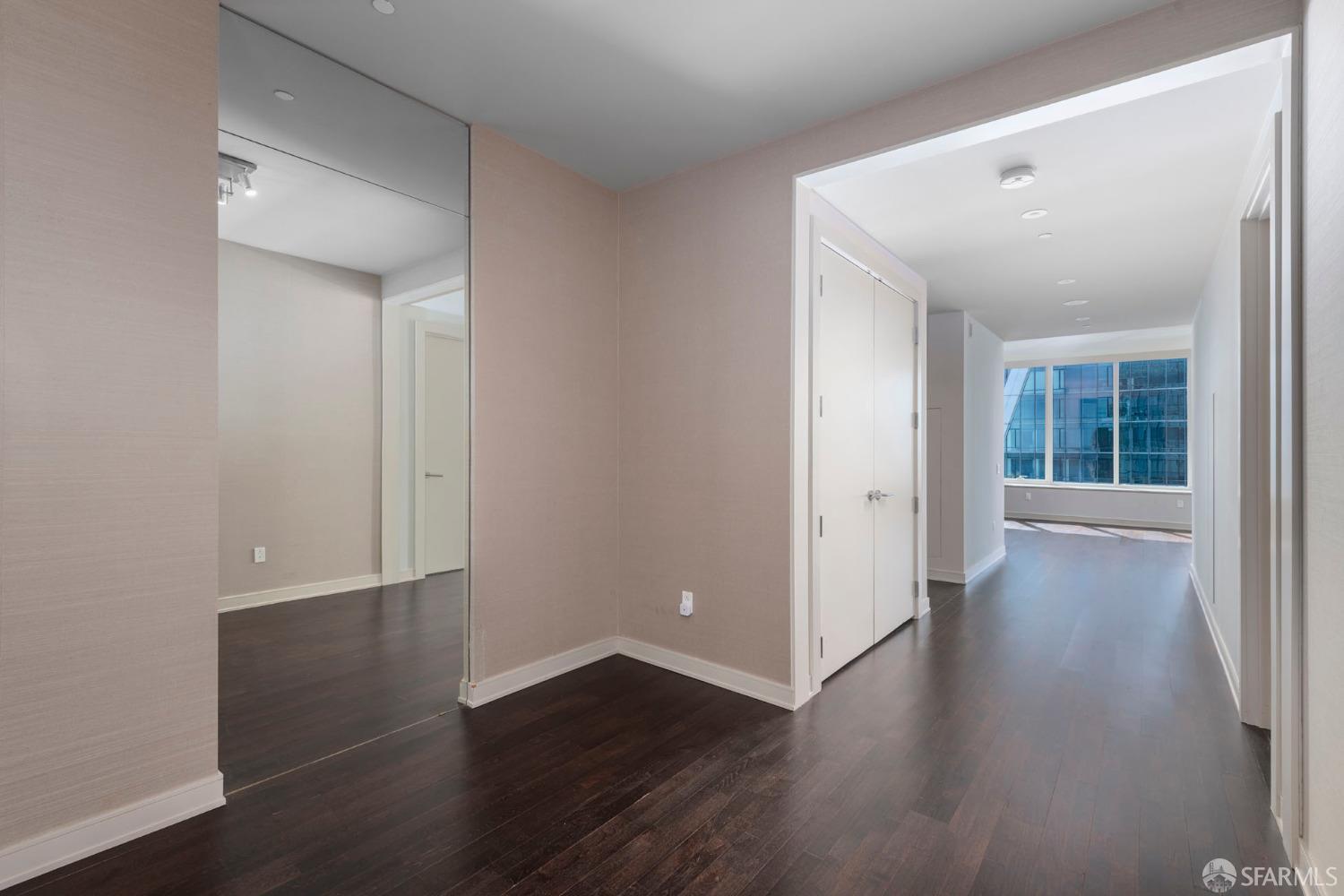 Detail Gallery Image 2 of 34 For 301 Mission St 56d,  San Francisco,  CA 94105 - 2 Beds | 3 Baths