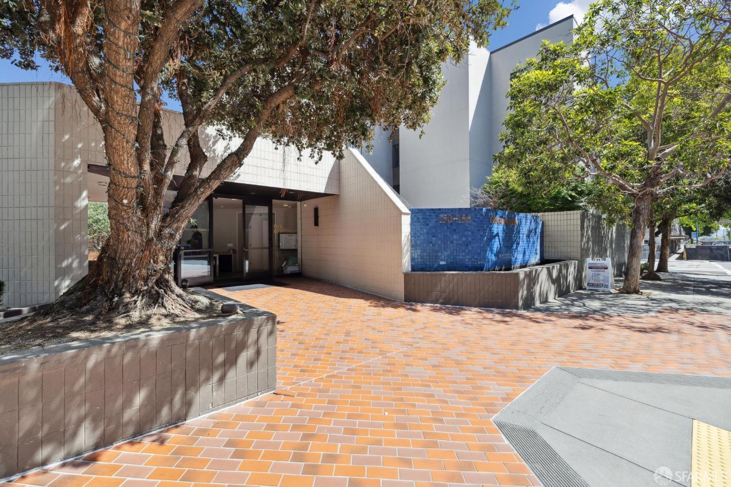 Photo #14: 425032762 Listing: Photo #14