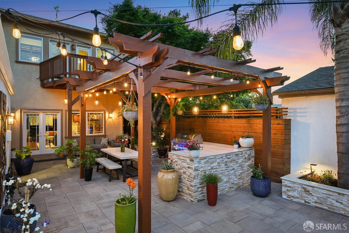 Detail Gallery Image 28 of 79 For 2445 Encinal Ave, Alameda,  CA 94501 - 3 Beds | 3 Baths