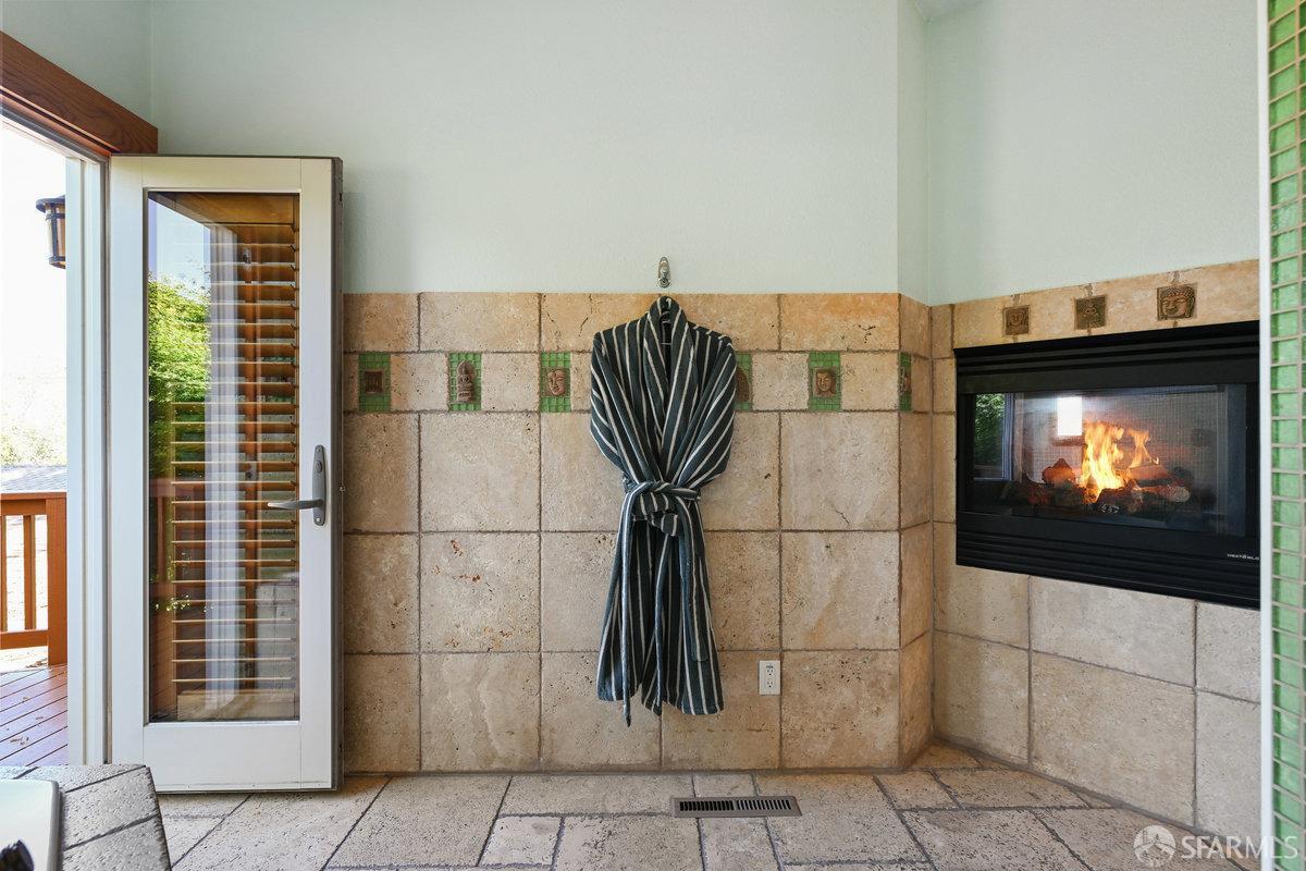 Detail Gallery Image 37 of 79 For 2445 Encinal Ave, Alameda,  CA 94501 - 3 Beds | 3 Baths