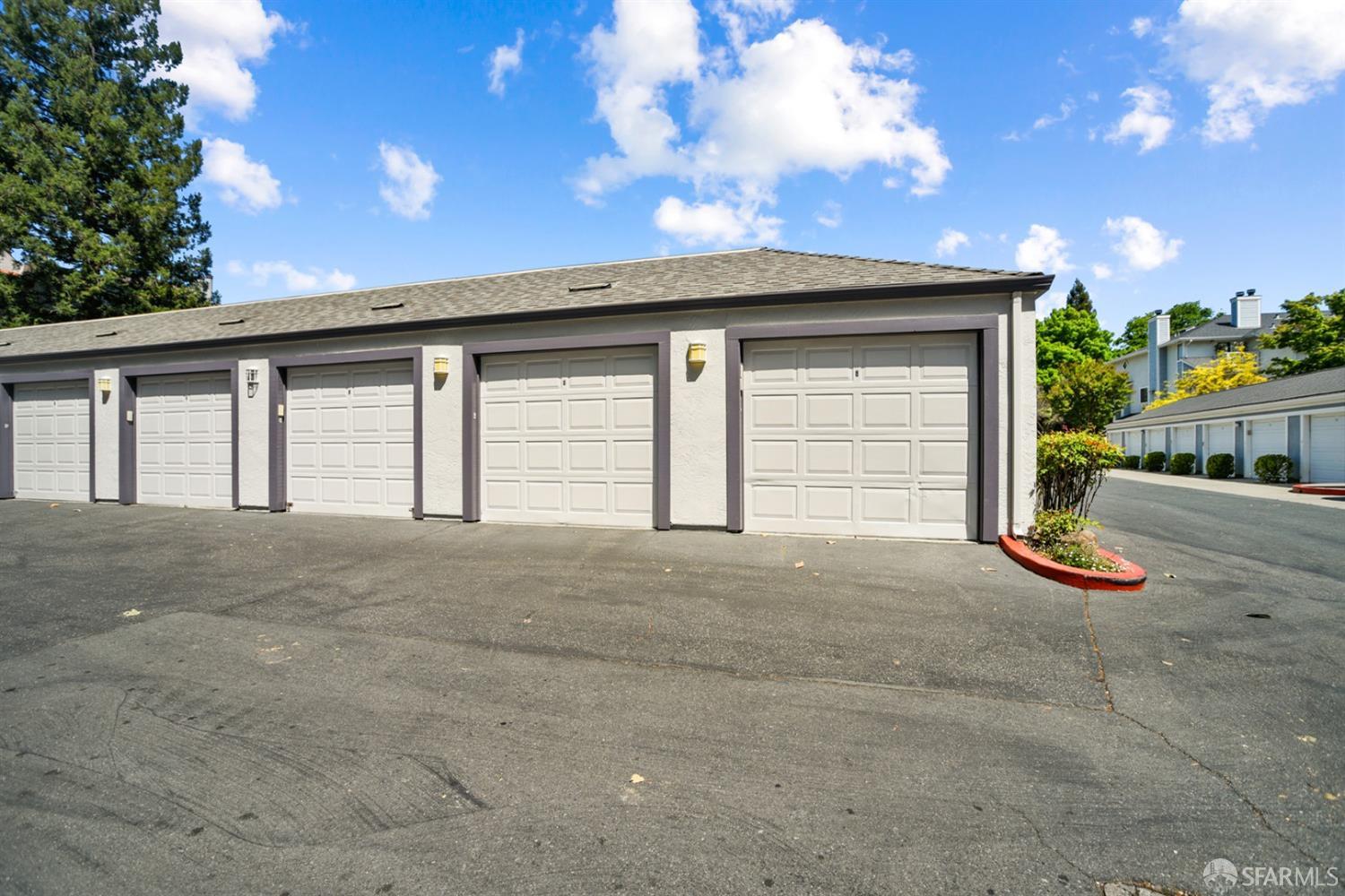 Detail Gallery Image 13 of 17 For 1310 Walden Rd #15,  Walnut Creek,  CA 94597 - 2 Beds | 2 Baths