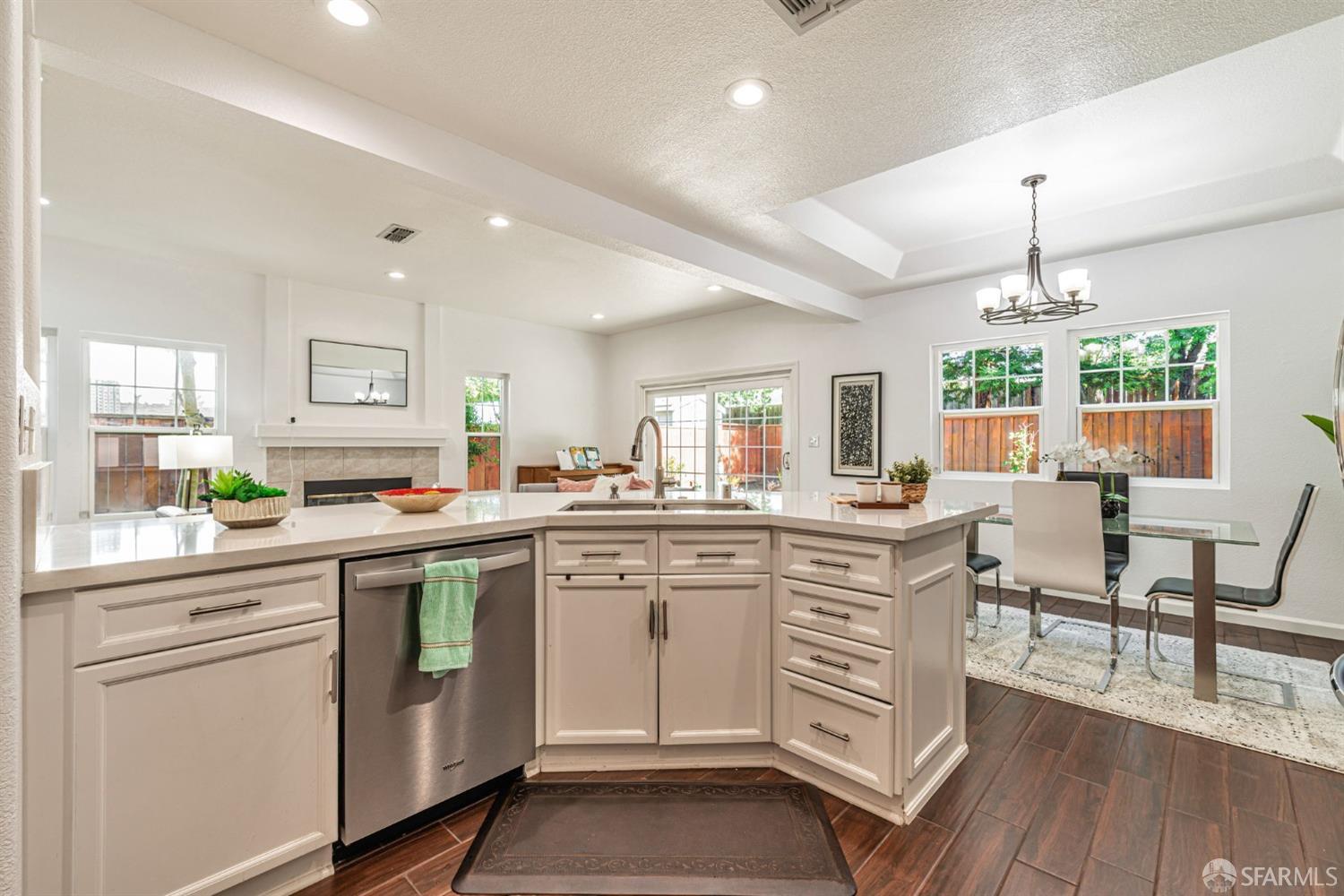 Detail Gallery Image 9 of 36 For 228 Stranahan Cir, Clayton,  CA 94517 - 3 Beds | 2/1 Baths