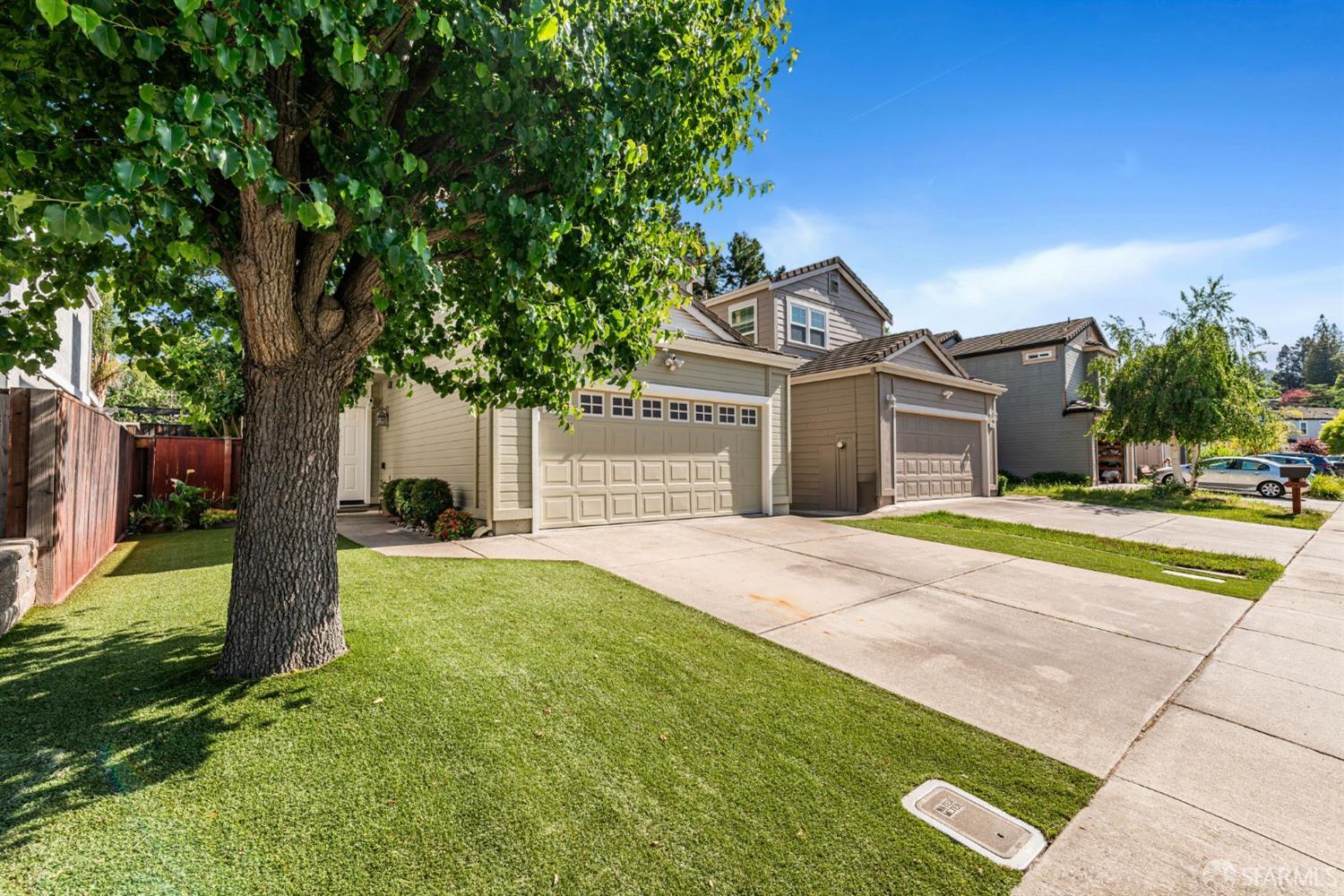 Detail Gallery Image 2 of 36 For 228 Stranahan Cir, Clayton,  CA 94517 - 3 Beds | 2/1 Baths