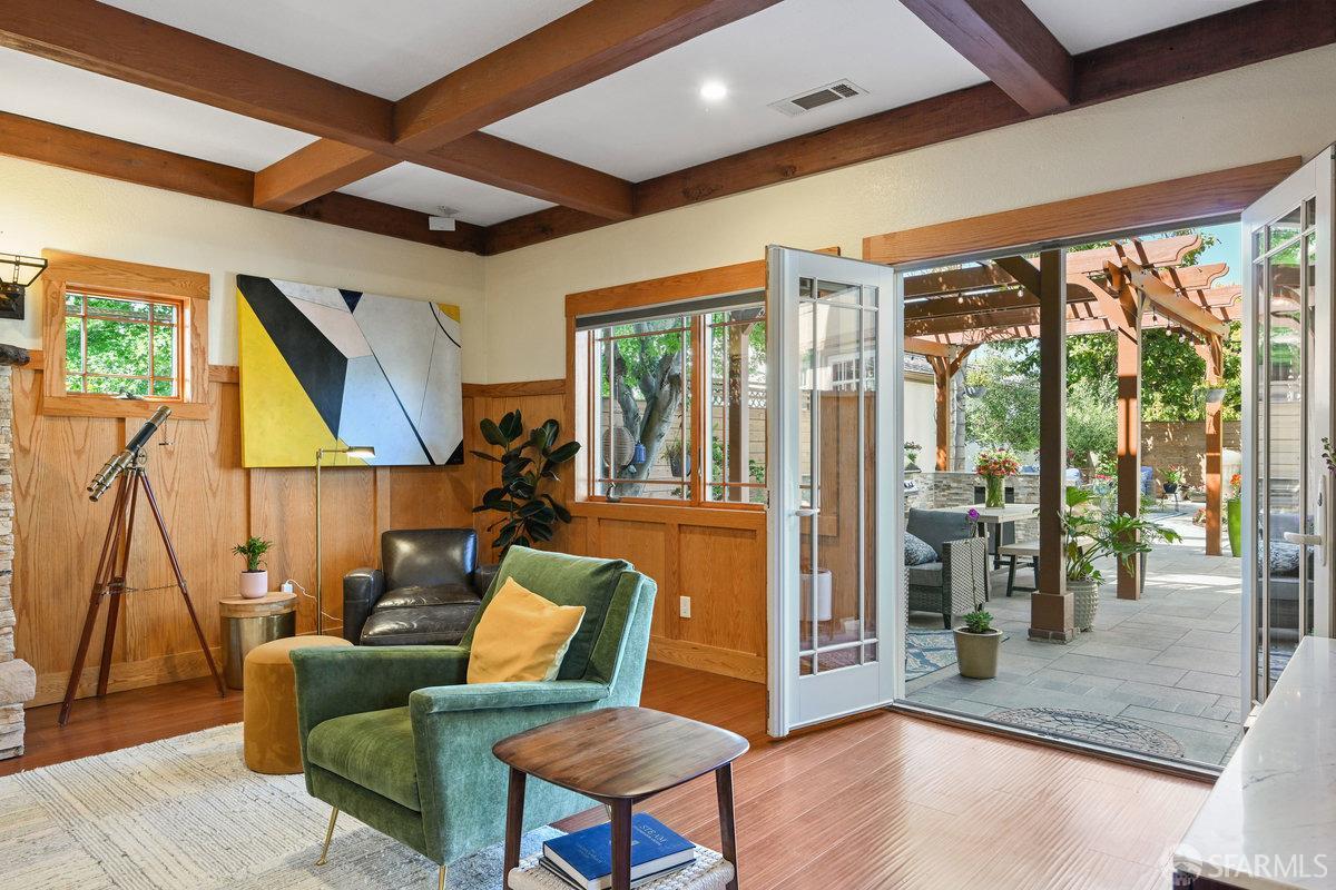Detail Gallery Image 15 of 79 For 2445 Encinal Ave, Alameda,  CA 94501 - 3 Beds | 3 Baths