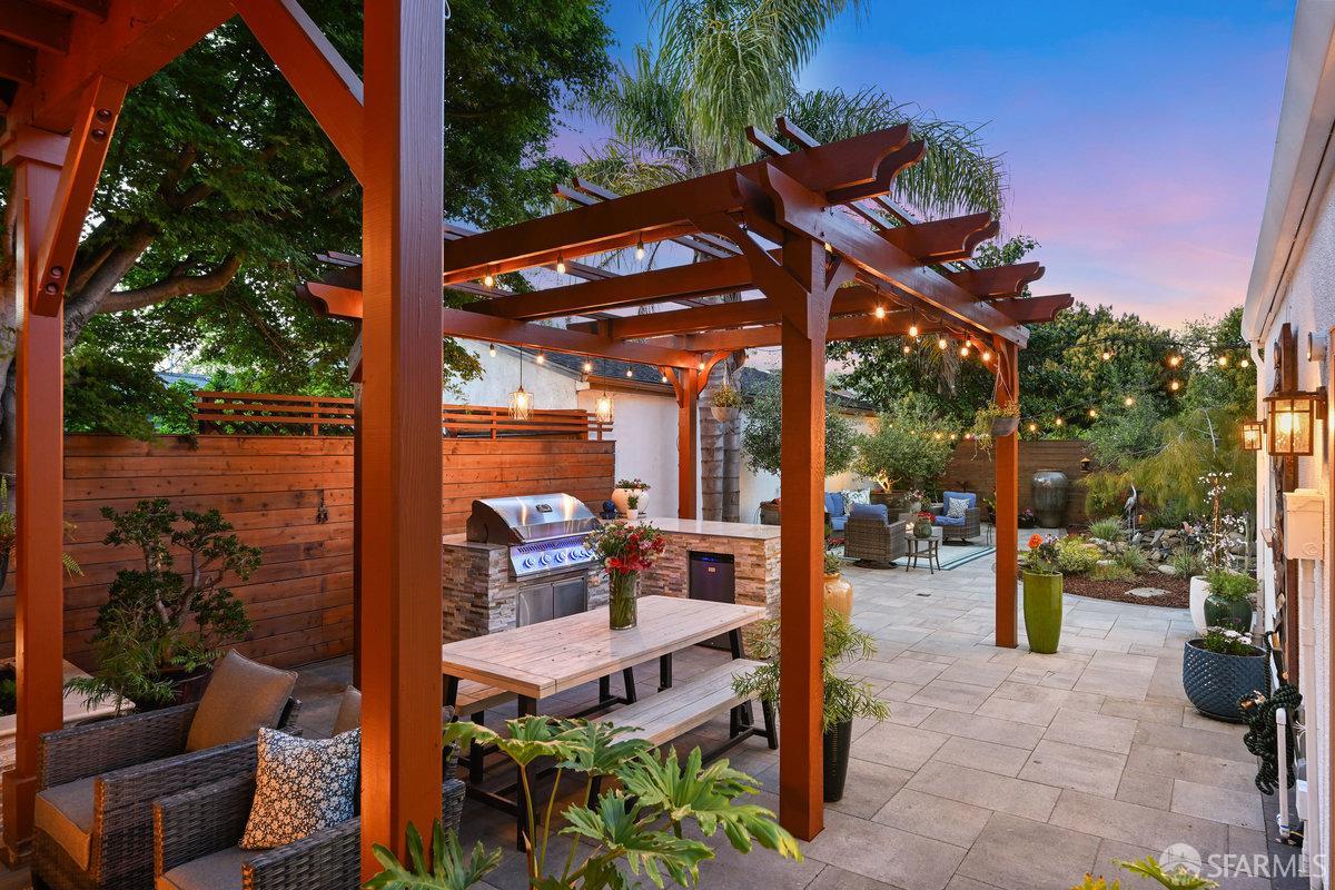 Detail Gallery Image 1 of 79 For 2445 Encinal Ave, Alameda,  CA 94501 - 3 Beds | 3 Baths