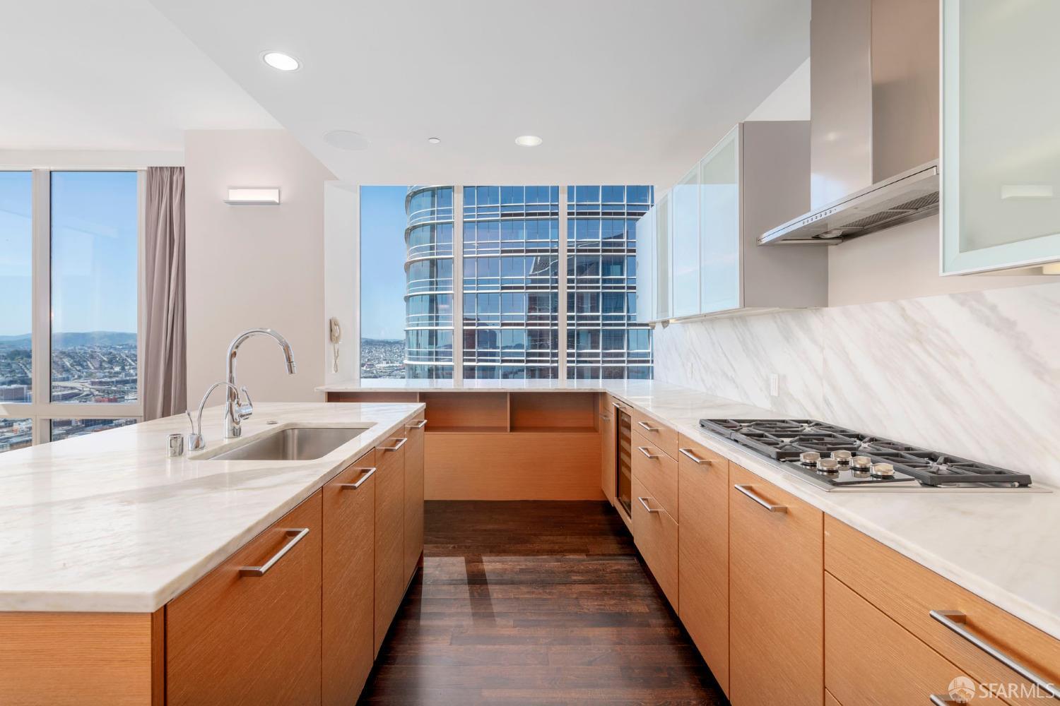 Detail Gallery Image 13 of 34 For 301 Mission St 56d,  San Francisco,  CA 94105 - 2 Beds | 3 Baths