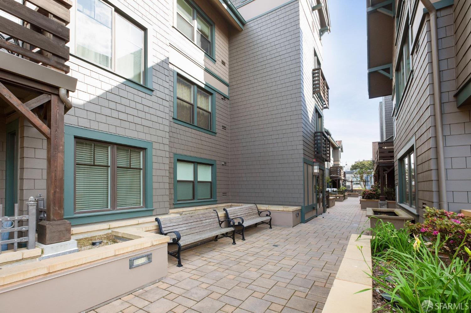 Photo #11: 425032764 Listing: Photo #11