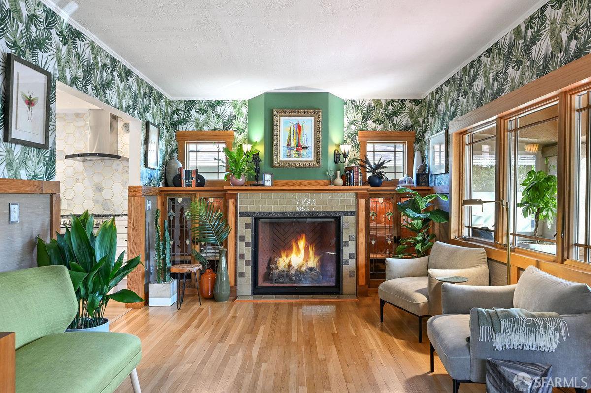 Detail Gallery Image 3 of 79 For 2445 Encinal Ave, Alameda,  CA 94501 - 3 Beds | 3 Baths