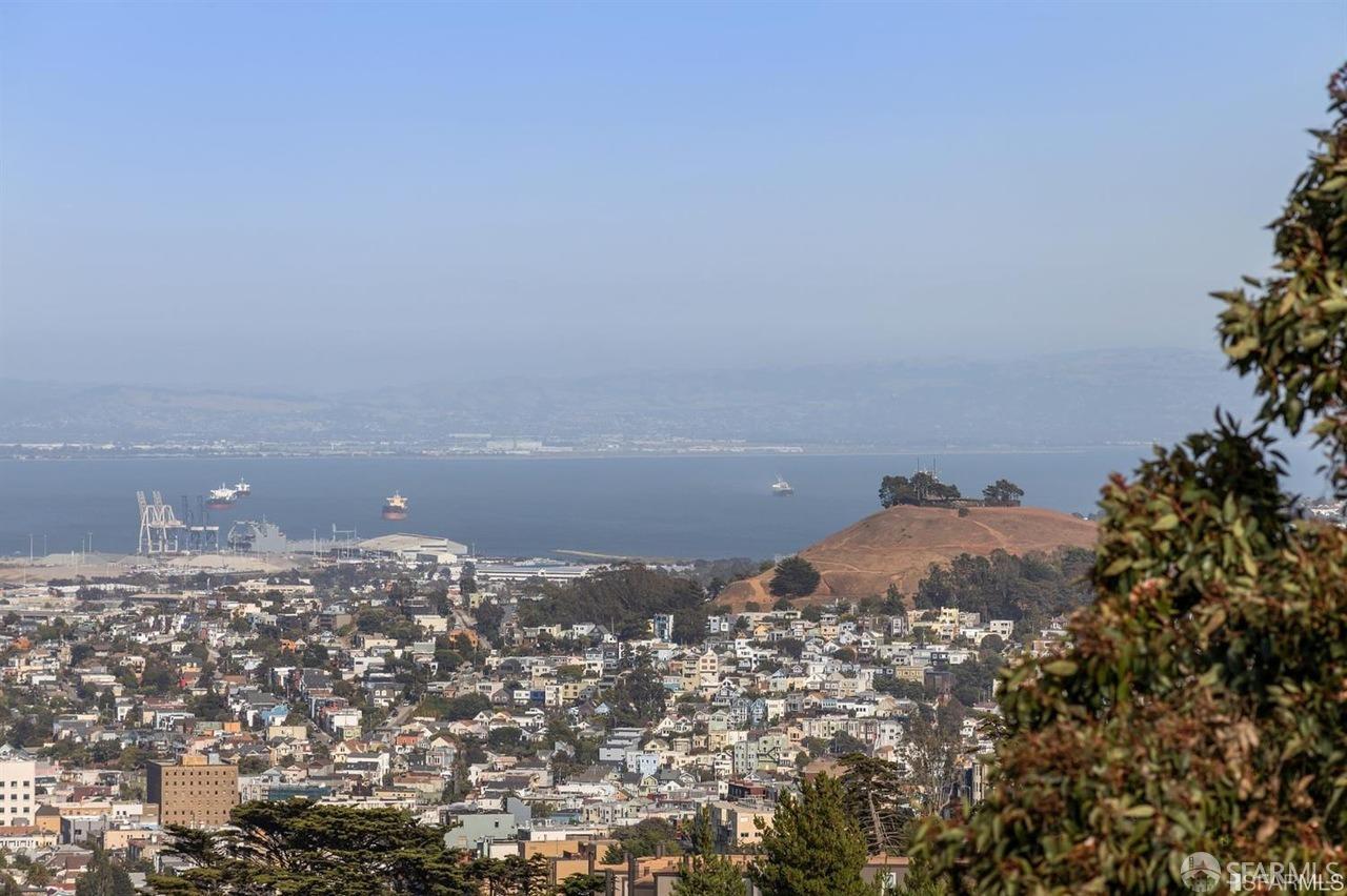 Detail Gallery Image 12 of 73 For 172 Portola Dr, San Francisco,  CA 94131 - – Beds | – Baths