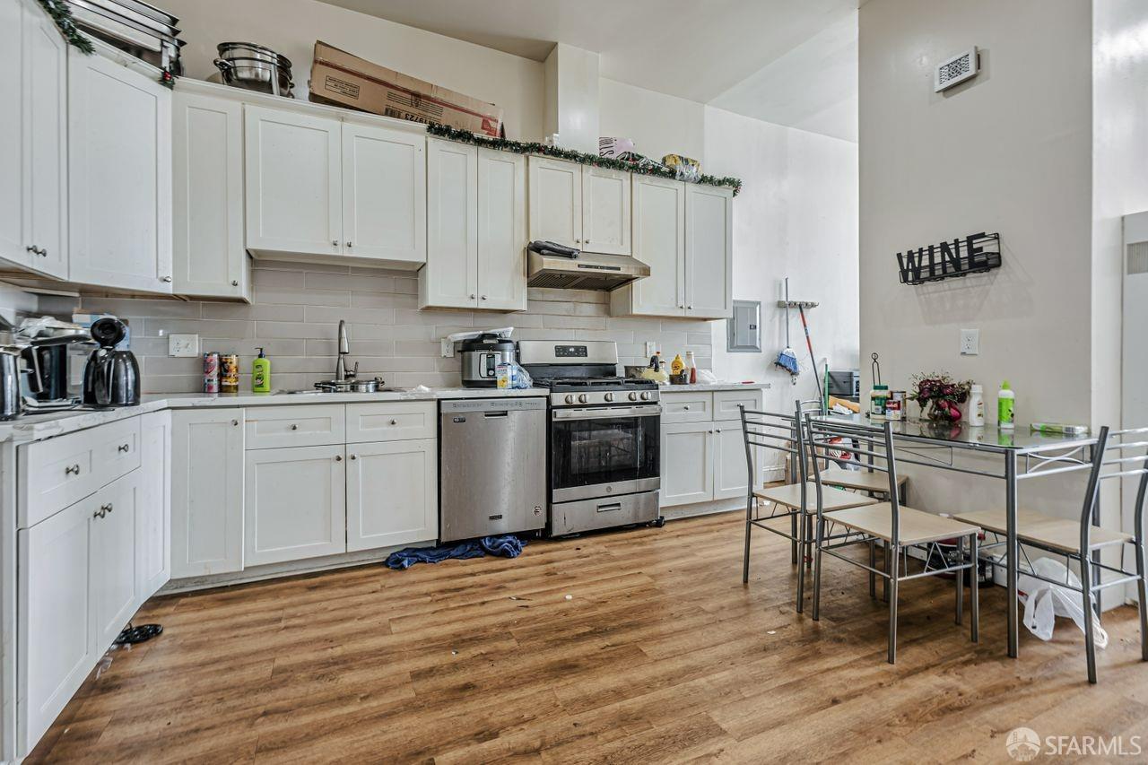 Detail Gallery Image 8 of 35 For 218 Monterey Blvd, San Francisco,  CA 94131 - – Beds | – Baths