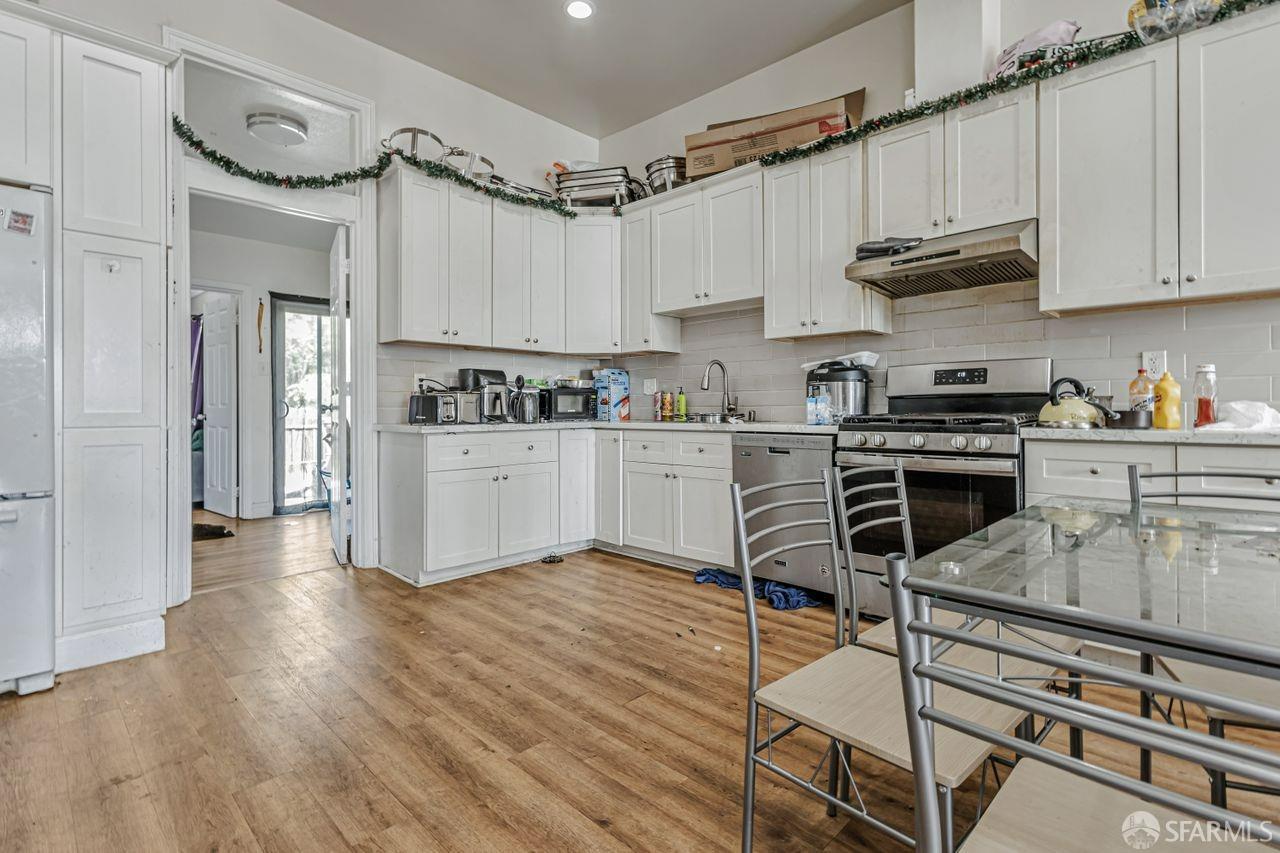 Detail Gallery Image 7 of 35 For 218 Monterey Blvd, San Francisco,  CA 94131 - – Beds | – Baths
