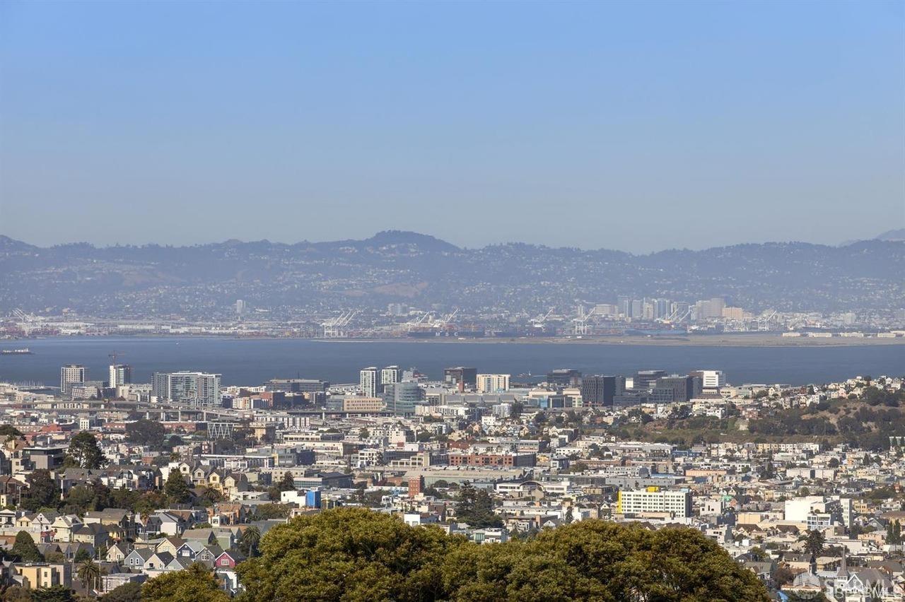 Detail Gallery Image 11 of 73 For 172 Portola Dr, San Francisco,  CA 94131 - – Beds | – Baths