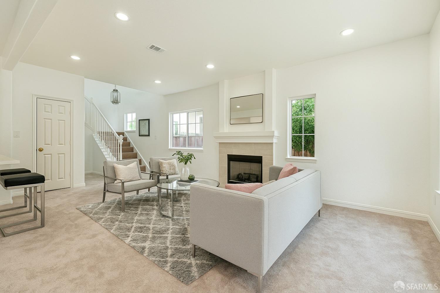Detail Gallery Image 6 of 36 For 228 Stranahan Cir, Clayton,  CA 94517 - 3 Beds | 2/1 Baths
