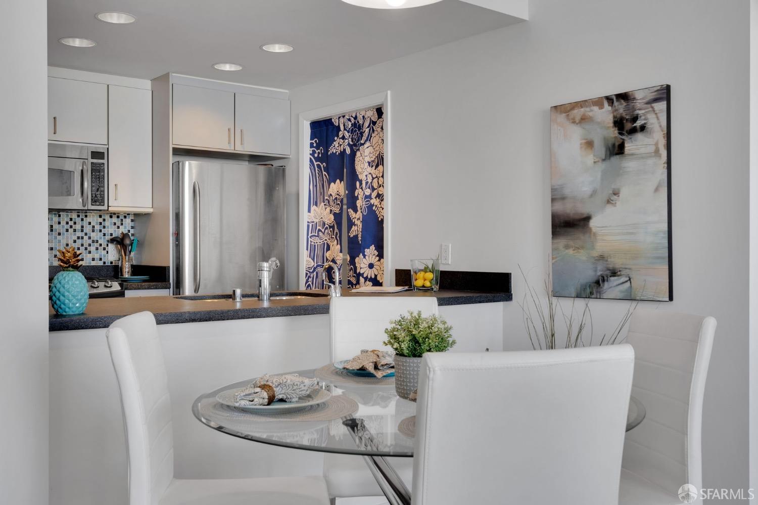 Photo #12: 425002967 Listing: Photo #12