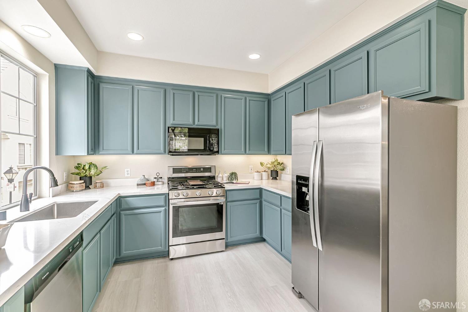 Detail Gallery Image 16 of 50 For 893 Rosemary Ter, Sunnyvale,  CA 94086 - 3 Beds | 3 Baths