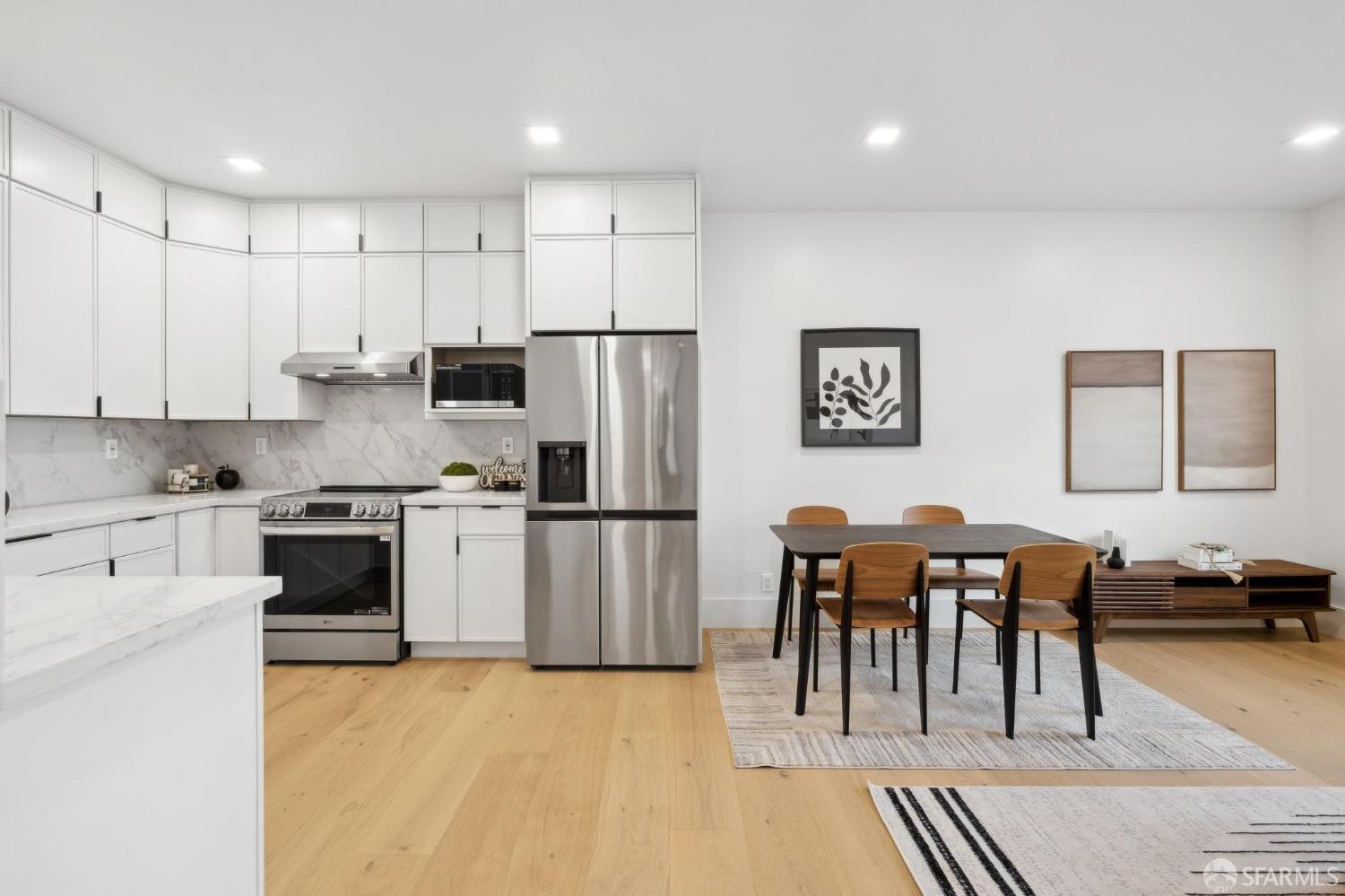 Photo #3: 425033758 Listing 