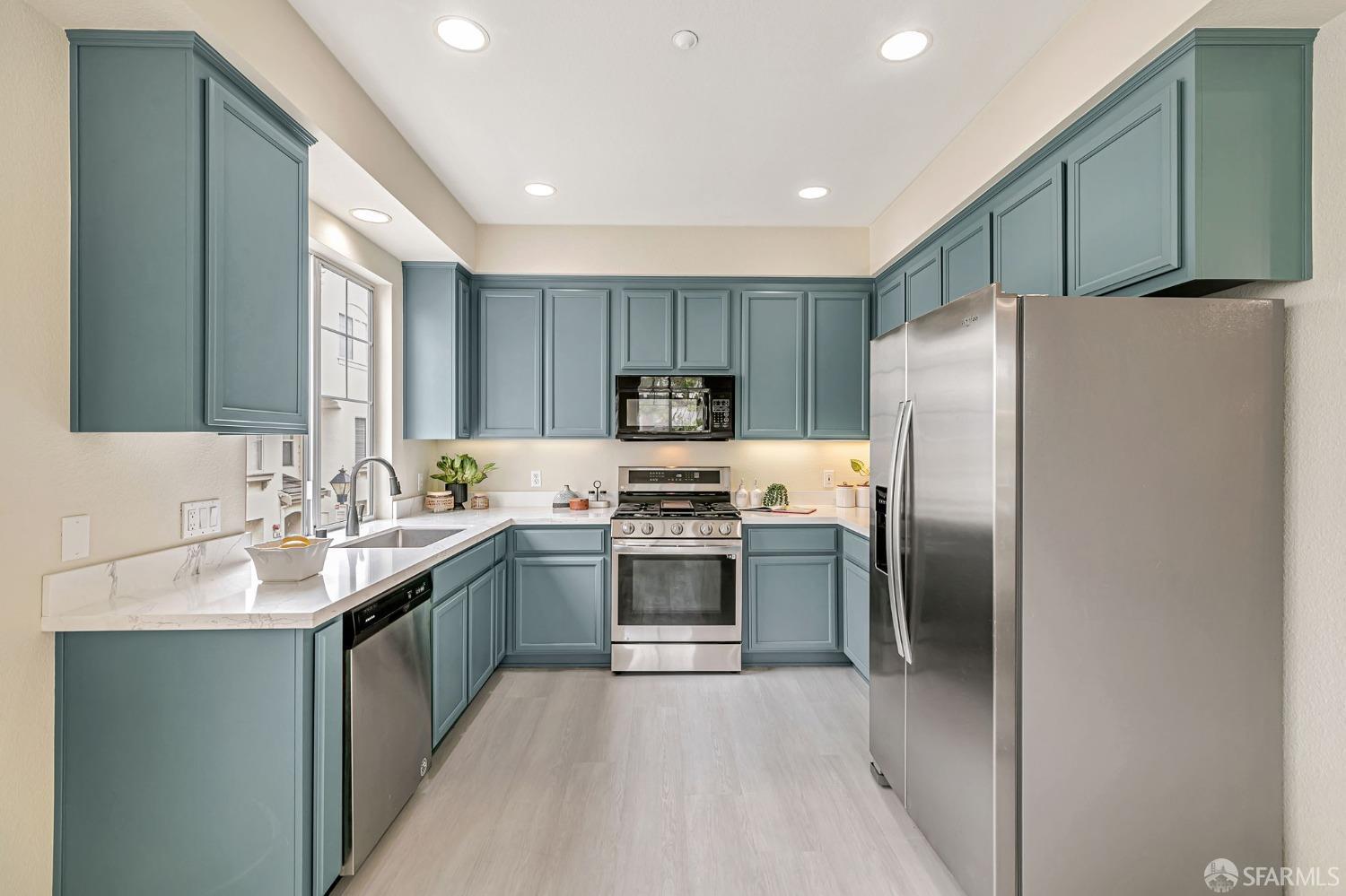 Detail Gallery Image 14 of 50 For 893 Rosemary Ter, Sunnyvale,  CA 94086 - 3 Beds | 3 Baths