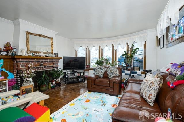 Detail Gallery Image 4 of 28 For Address Is Not Disclosed, San Francisco,  CA 94112 - 5 Beds | 3 Baths