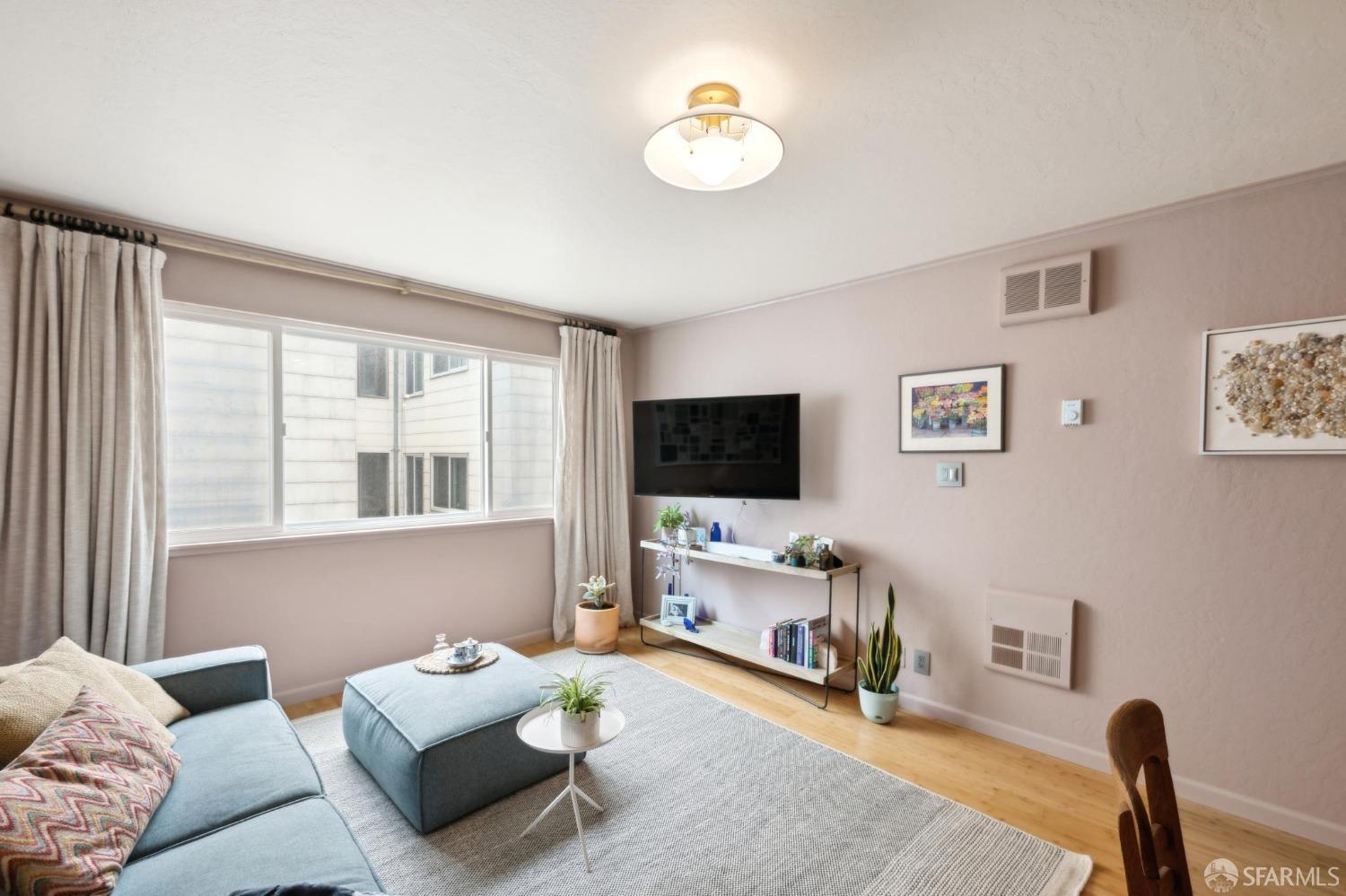 Photo #10: 425034358 Listing: Photo #10