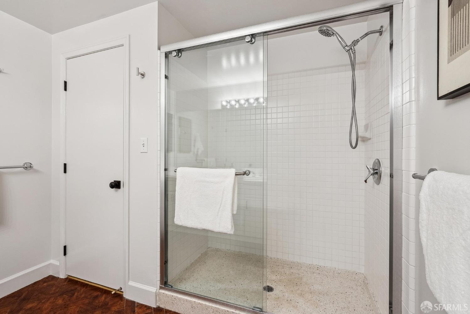 Photo #24: 425022078 Listing: Photo #24