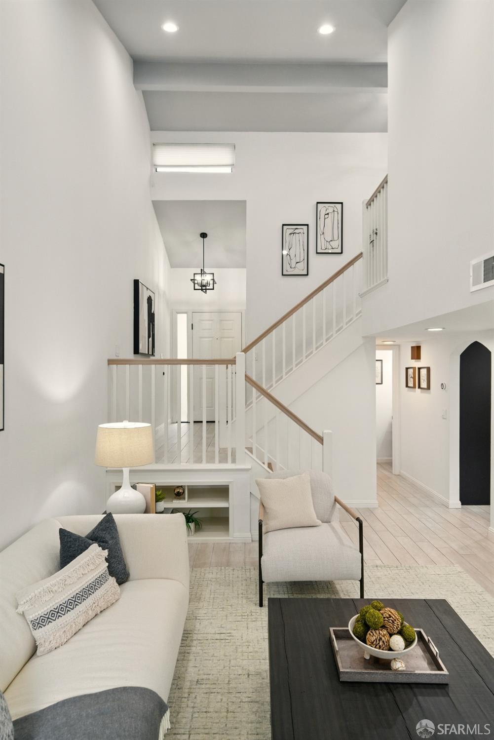 Detail Gallery Image 11 of 31 For 543 Tyrella Ave, Mountain View,  CA 94043 - 3 Beds | 2/1 Baths
