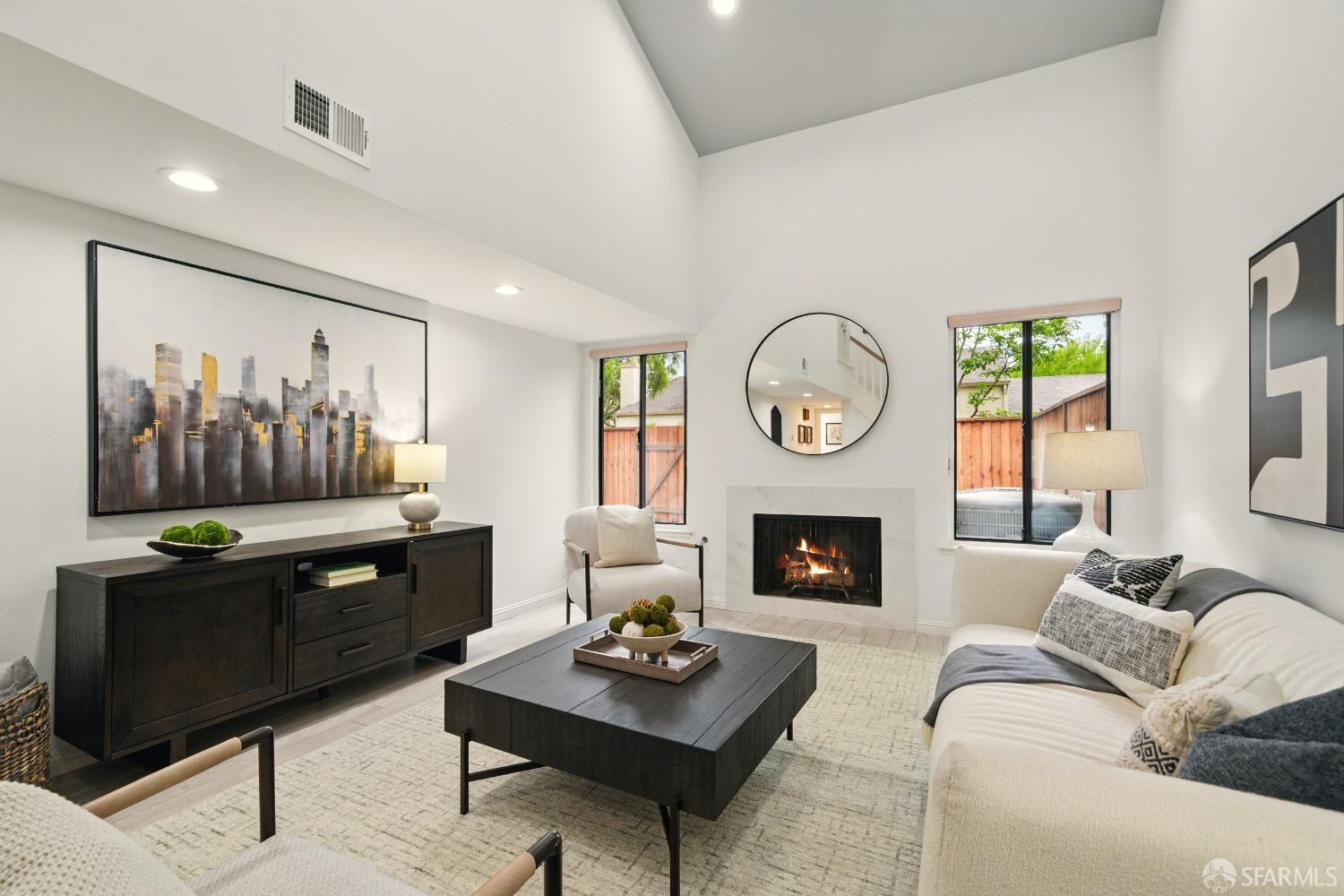 Detail Gallery Image 4 of 31 For 543 Tyrella Ave, Mountain View,  CA 94043 - 3 Beds | 2/1 Baths