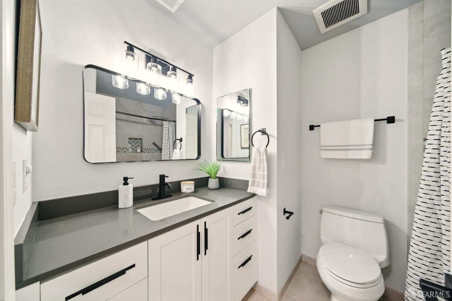Detail Gallery Image 20 of 31 For 543 Tyrella Ave, Mountain View,  CA 94043 - 3 Beds | 2/1 Baths