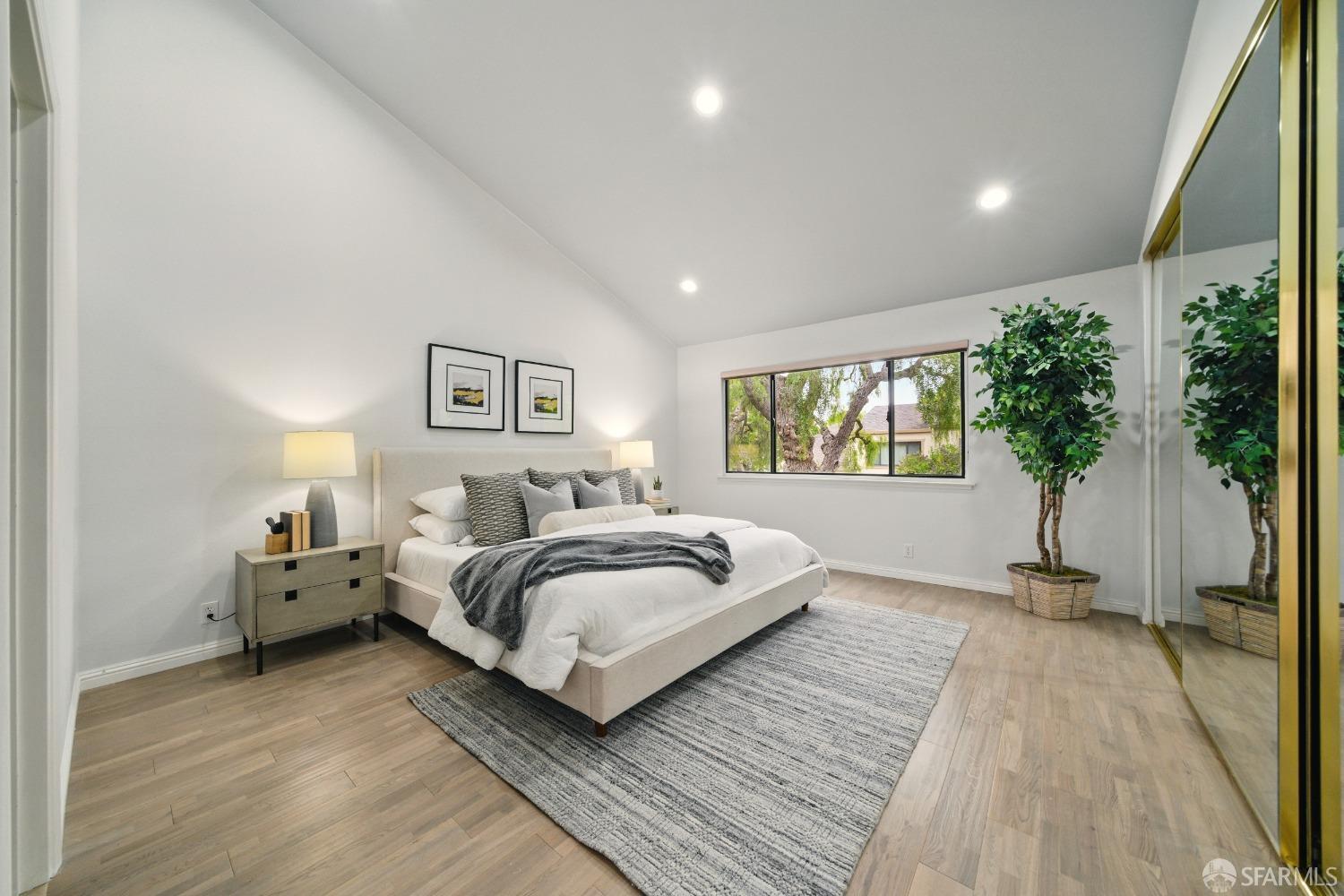Detail Gallery Image 15 of 31 For 543 Tyrella Ave, Mountain View,  CA 94043 - 3 Beds | 2/1 Baths