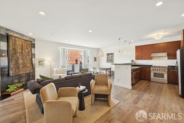 Photo #4: 425032621 Listing: Photo #4