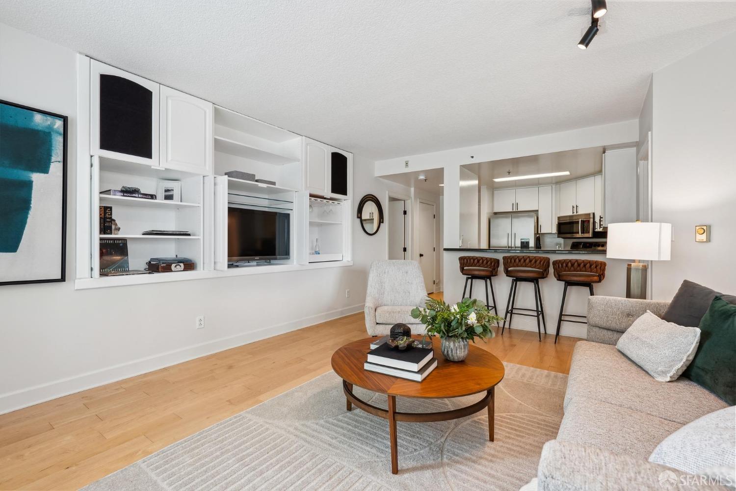 Photo #7: 425022078 Listing: Photo #7