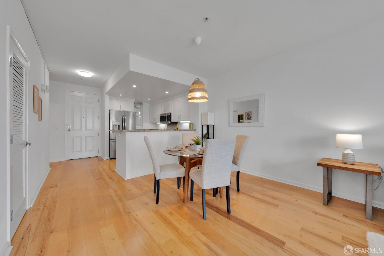 Photo #21: 422675373 Listing: Photo #21