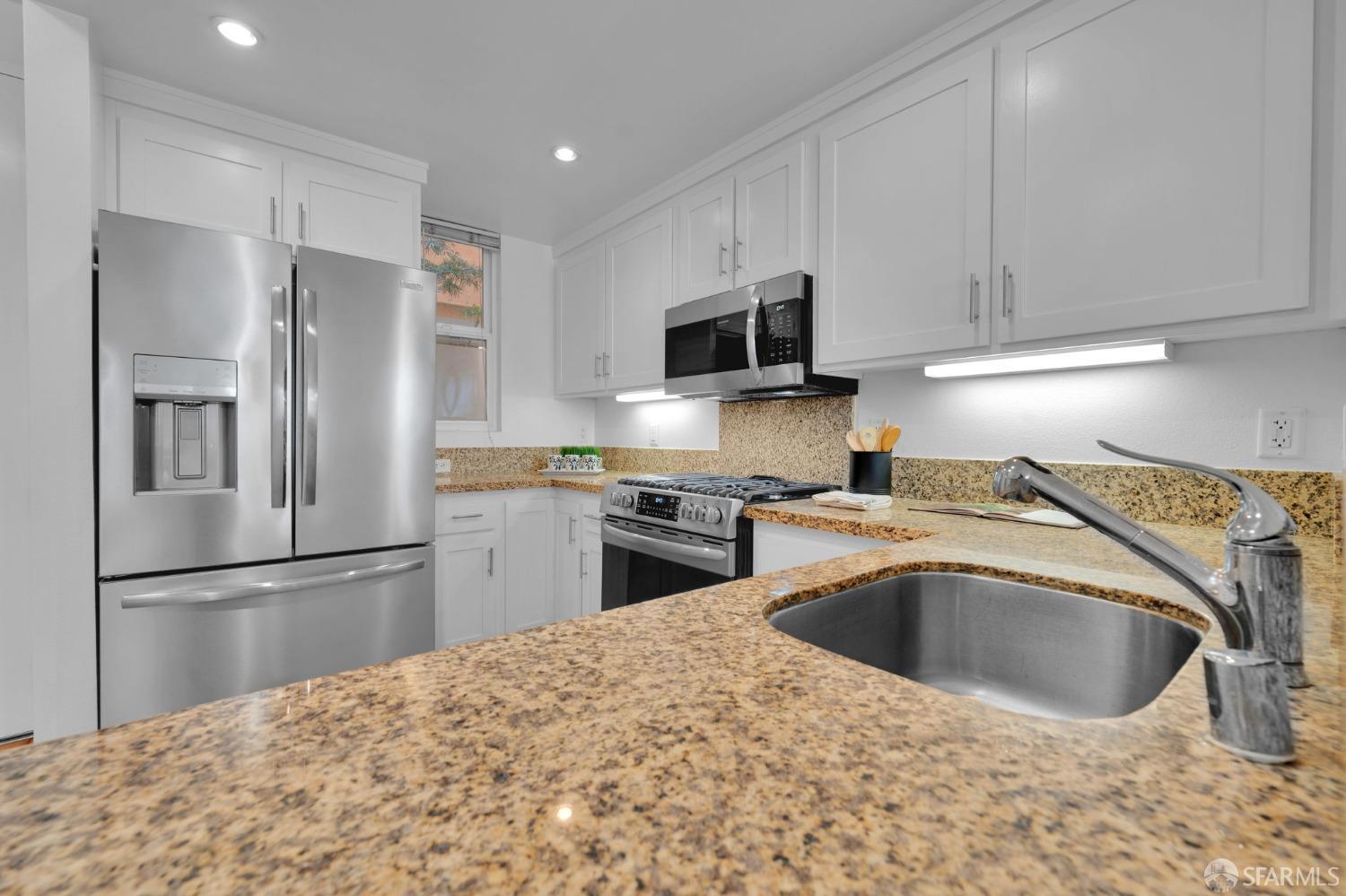 Photo #19: 422675373 Listing: Photo #19