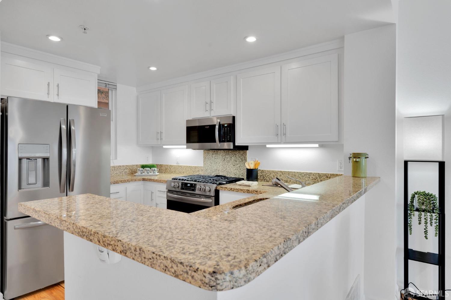 Photo #12: 422675373 Listing: Photo #12