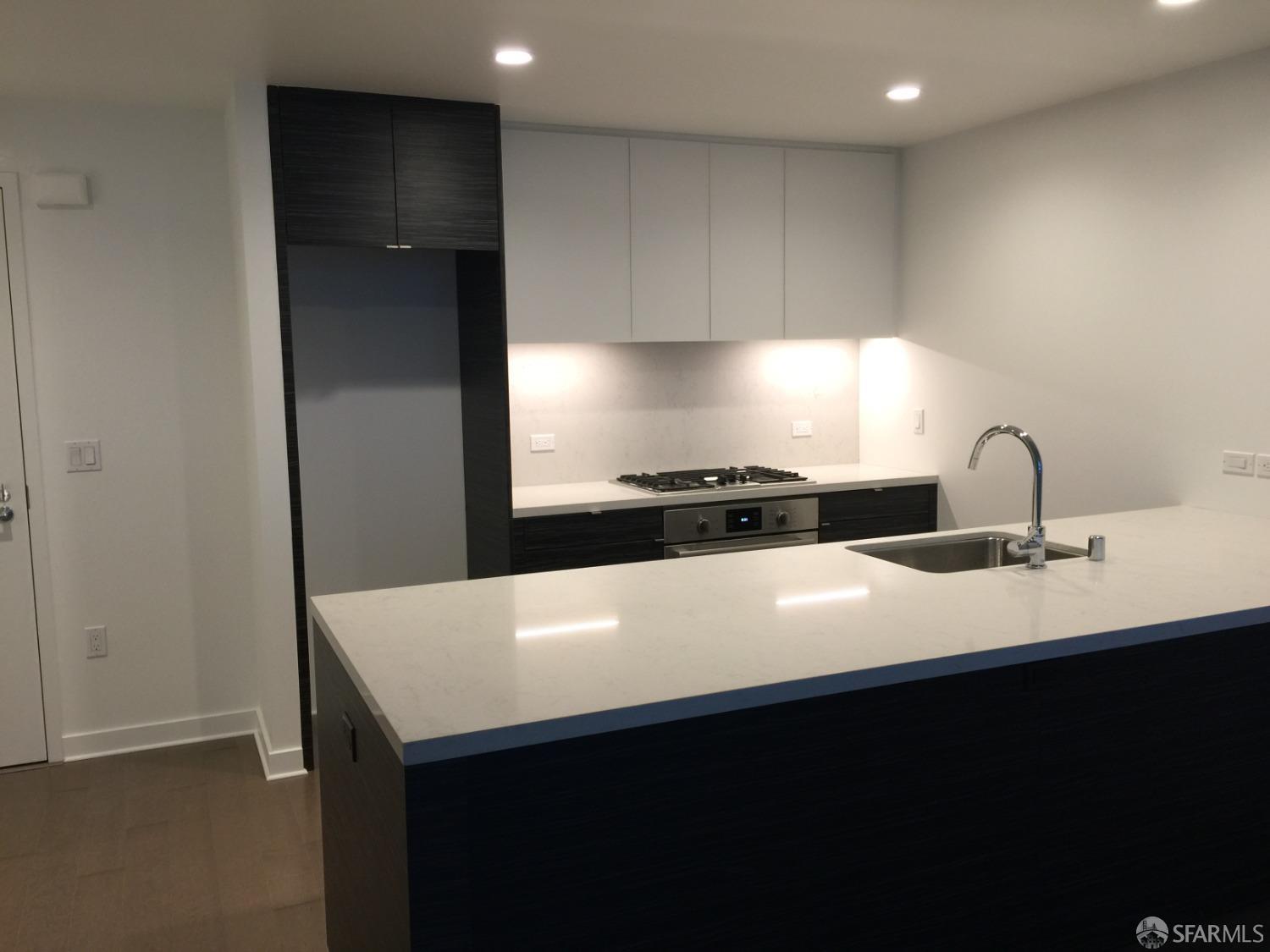 Detail Gallery Image 8 of 10 For 1688 Pine St #E211,  San Francisco,  CA 94109 - 1 Beds | 1 Baths