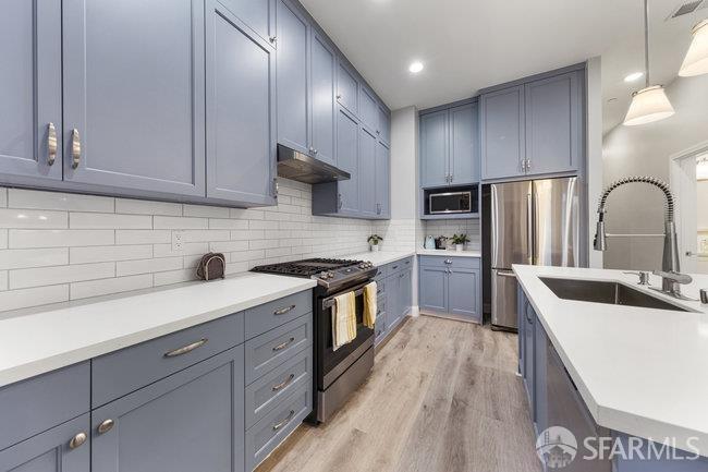 Detail Gallery Image 8 of 14 For 3004 26th St, San Francisco,  CA 94110 - 3 Beds | 2 Baths