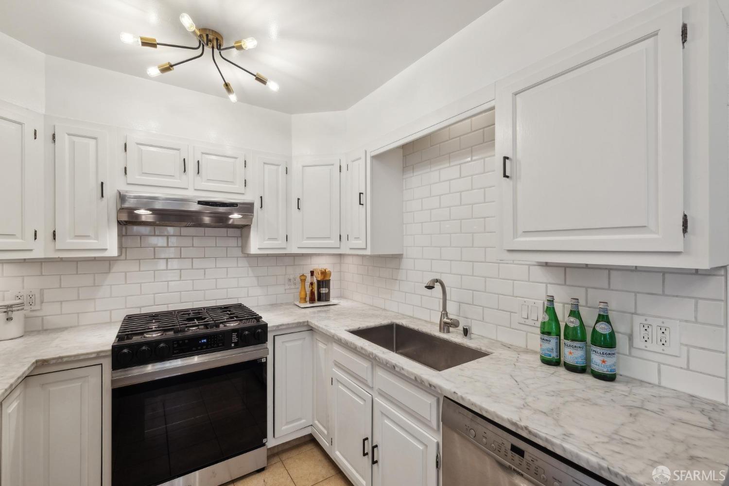 Photo #10: 425033280 Listing: Photo #10