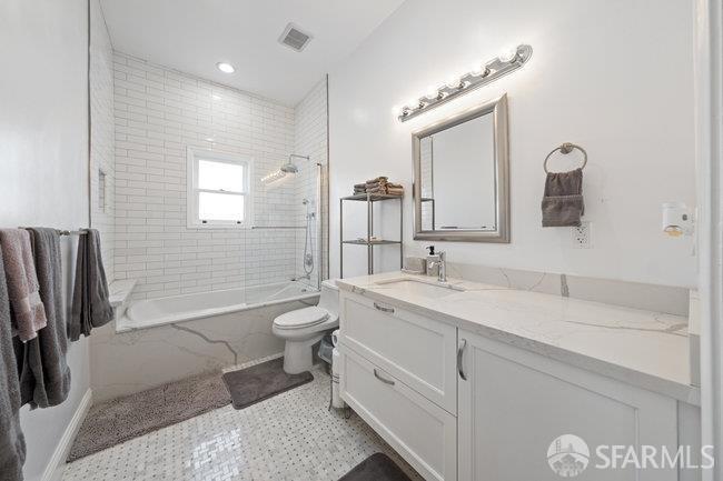 Detail Gallery Image 9 of 10 For 3000 26th St, San Francisco,  CA 94110 - 2 Beds | 2 Baths