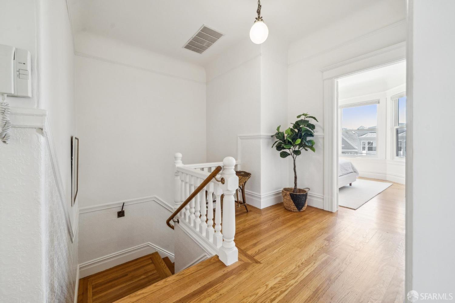Photo #3: 425027578 Listing 