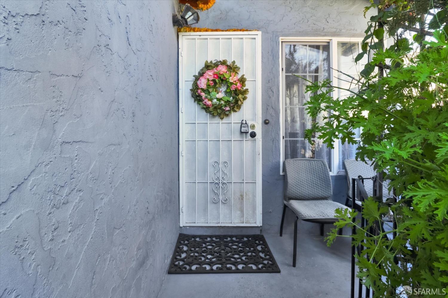 Detail Gallery Image 1 of 26 For 547 Hurlingame Ave, Redwood City,  CA 94063 - 2 Beds | 1 Baths