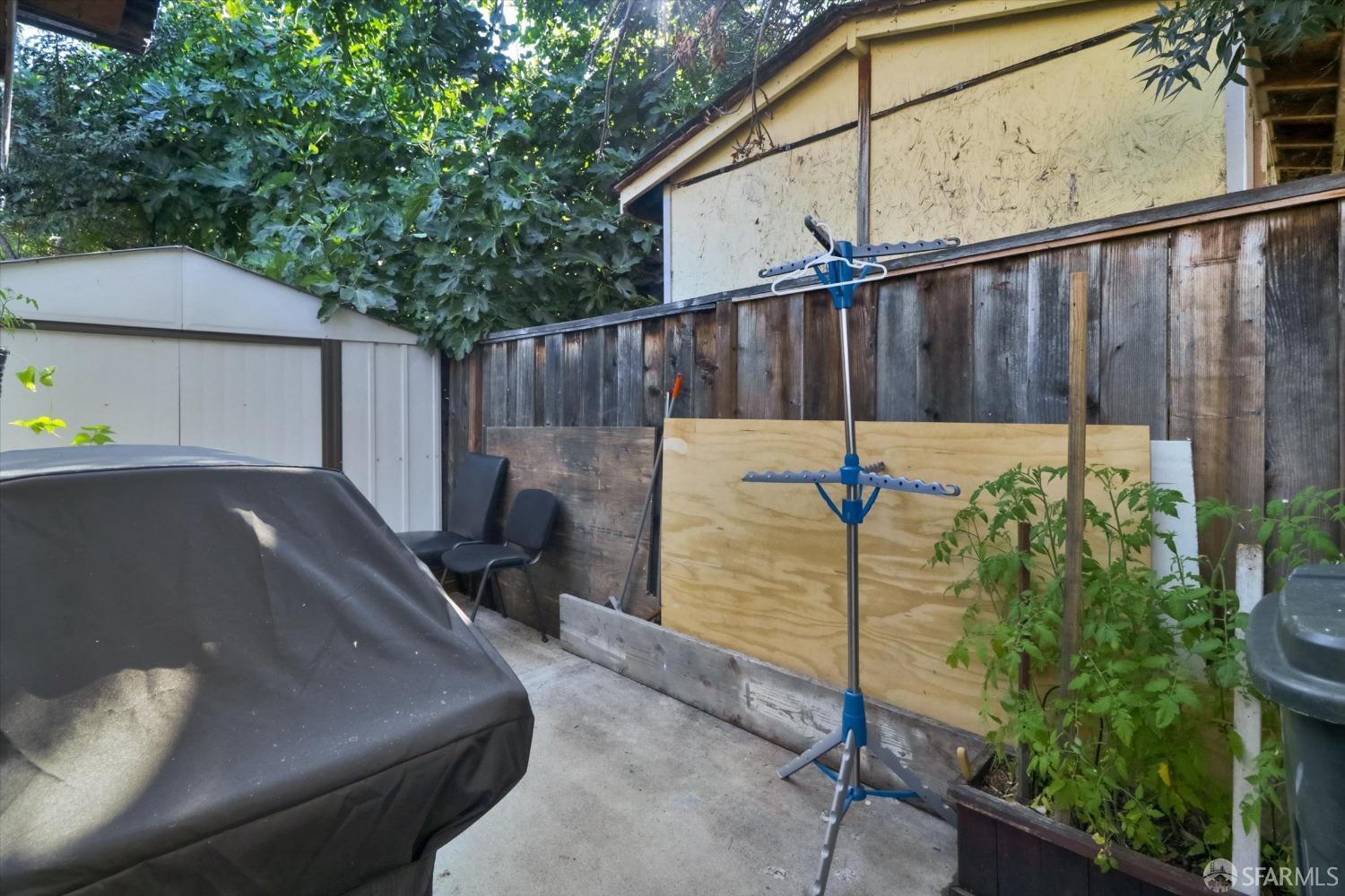 Detail Gallery Image 24 of 26 For 547 Hurlingame Ave, Redwood City,  CA 94063 - 2 Beds | 1 Baths