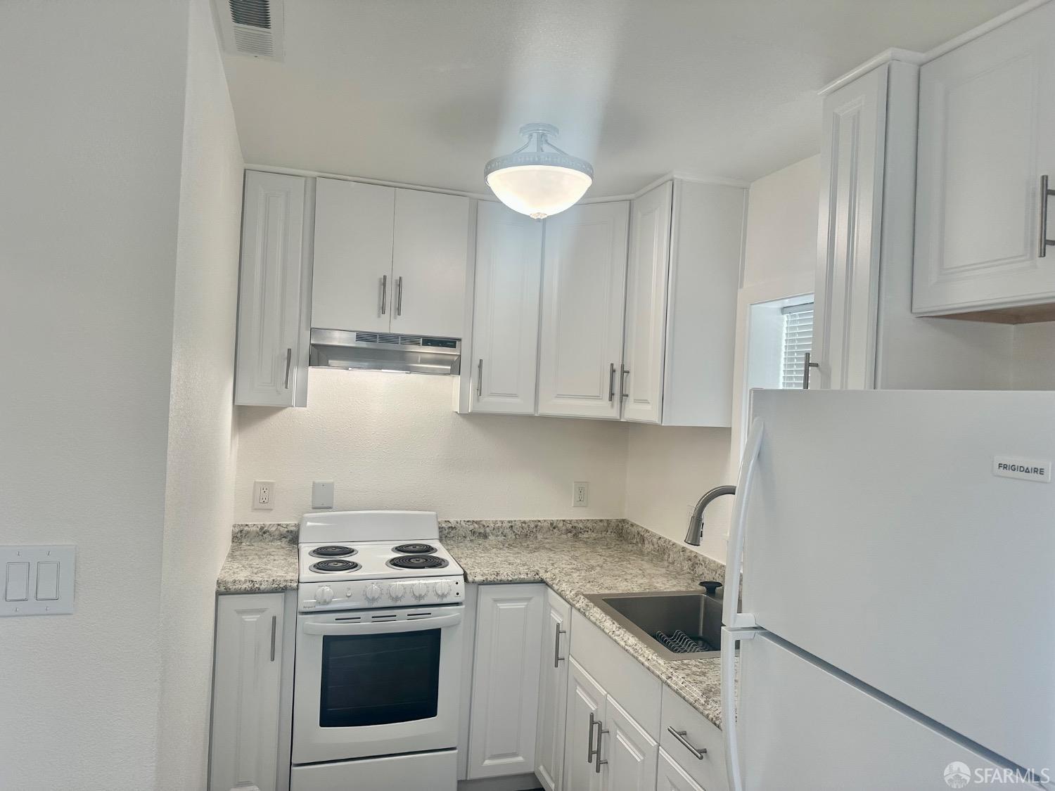 Detail Gallery Image 6 of 23 For 1897 Beach Park Blvd, Foster City,  CA 94404 - 1 Beds | 1 Baths
